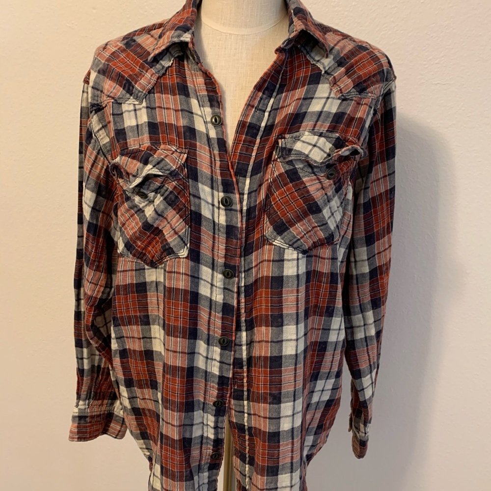 Plaid long sleeve shirt